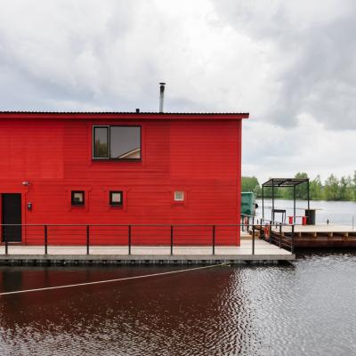 Коттедж Бирюзовый с баней на воде