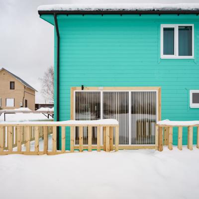 Коттедж Бирюзовый с баней на воде