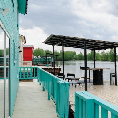 Коттедж Бирюзовый с баней на воде Жостово