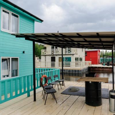 Коттедж Бирюзовый с баней на воде Жостово