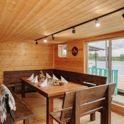 Коттедж Бирюзовый с баней на воде Жостово