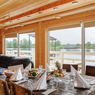 Коттедж Светлый с баней на воде Жостово