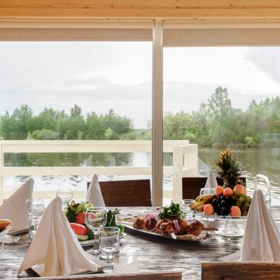 Коттедж Светлый с баней на воде Жостово