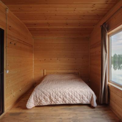 Коттедж Красный с баней на воде Жостово