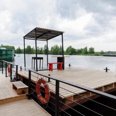 Коттедж Красный с баней на воде Жостово