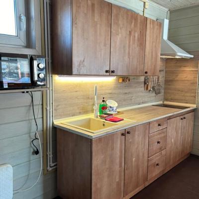 Коттедж Красный с баней на воде Жостово